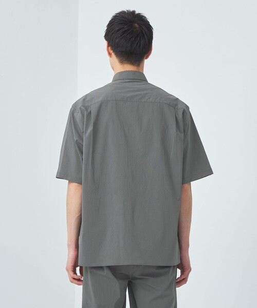 green label relaxing（グリーンレーベルリラクシング）の「WONDER CLOTH ジャストルーズ レギュラーカラー 半袖 シャツ -ストレッチ・接触冷感・吸水速乾-（シャツ/ブラウス・メンズ・ダークグレー/ブラック/ネイビー・XL/L/M/S）」の18枚目の写真