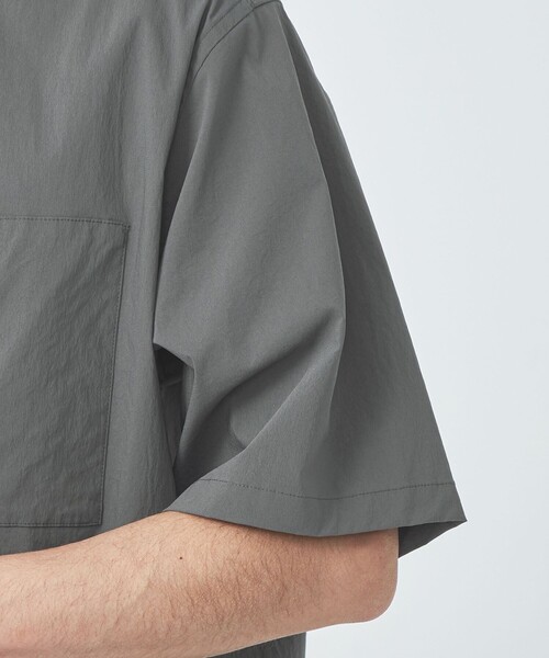 green label relaxing（グリーンレーベルリラクシング）の「WONDER CLOTH ジャストルーズ レギュラーカラー 半袖 シャツ -ストレッチ・接触冷感・吸水速乾-（シャツ/ブラウス・メンズ・ダークグレー/ブラック/ネイビー・XL/L/M/S）」の20枚目の写真