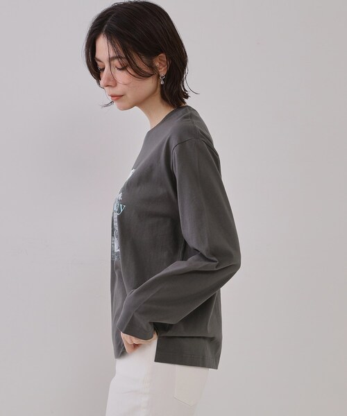 OPAQUE.CLIP(オペークドットクリップ)の「◆フォトプリントロングTシャツ【洗濯機洗い可】(Tシャツ/カットソー・レディース・チャコール/ホワイト系3/ホワイト系1・00)」の5枚目の写真