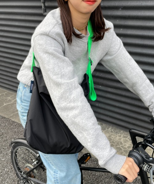 JULY NINE（ジュライナイン）の「[JULY NINE/ジュライナイン] 別注 SEQUEL ナイロンショルダーバッグ（ショルダーバッグ・レディース・ベージュ/ブラック/ネイビー/グレー/ホワイト・ONE SIZE）」の11枚目の写真