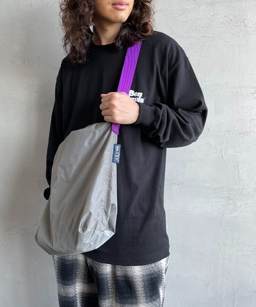 JULY NINE（ジュライナイン）の「[JULY NINE/ジュライナイン] 別注 SEQUEL ナイロンショルダーバッグ（ショルダーバッグ・レディース・ベージュ/ブラック/ネイビー/グレー/ホワイト・ONE SIZE）」の20枚目の写真