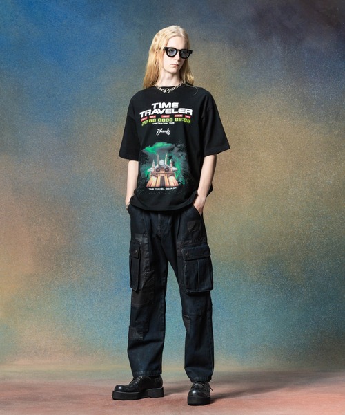 glamb(グラム)の「TIME TRAVELER T-Shirt (GEAR 001) / タイムトラベラーTシャツ(Tシャツ/カットソー・メンズ・ブラック・S/M/L)」の4枚目の写真