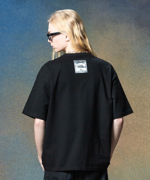 glamb(グラム)の「TIME TRAVELER T-Shirt (GEAR 001) / タイムトラベラーTシャツ(Tシャツ/カットソー・メンズ・ブラック・S/M/L)」の5枚目の写真