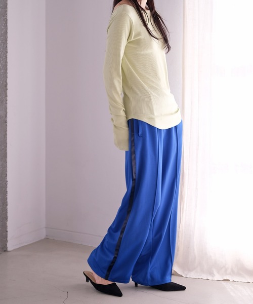 AKTE（アクテ）の「サイドライントラックパンツ（その他パンツ・レディース・ブルー/ブラック/レッド・1/2T/2）」の17枚目の写真