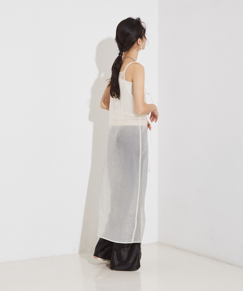 NOMINE（ノミネ）の「【前後着用可】無地 2WAY シアー キャミソール  ワンピース（ワンピース・レディース・エメラルド/アイボリー/ブラック・フリー）」の10枚目の写真