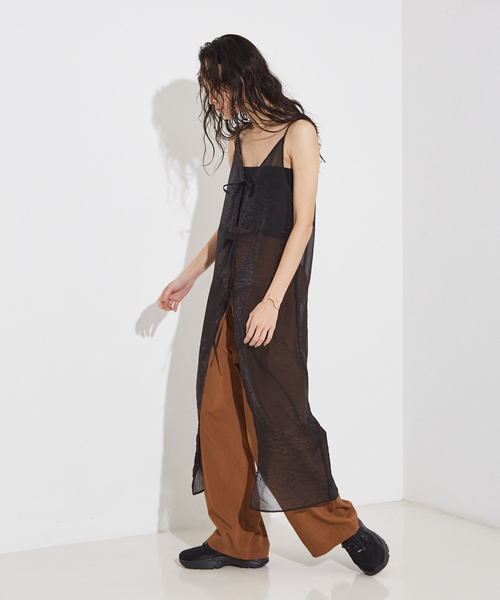 NOMINE（ノミネ）の「【前後着用可】無地 2WAY シアー キャミソール  ワンピース（ワンピース・レディース・エメラルド/アイボリー/ブラック・フリー）」の7枚目の写真