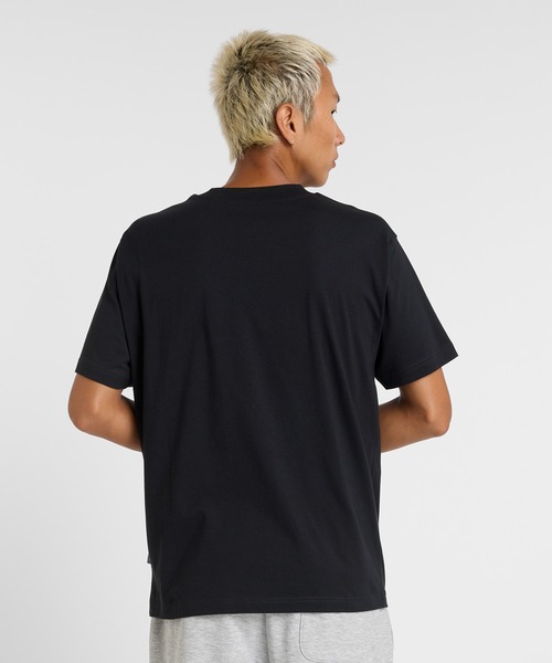 NEW BALANCE(ニューバランス)の「Chalk Board ショートスリーブTシャツ(Tシャツ/カットソー・メンズ・ブラック/グレイッシュベージュ・SMALL/MEDIUM/LARGE/X-LARGE/XX-LARGE)」の4枚目の写真