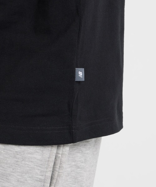 NEW BALANCE(ニューバランス)の「Chalk Board ショートスリーブTシャツ(Tシャツ/カットソー・メンズ・ブラック/グレイッシュベージュ・SMALL/MEDIUM/LARGE/X-LARGE/XX-LARGE)」の7枚目の写真