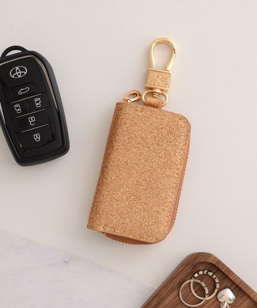 TONE SELECT GOODS（トーンセレクトグッズ）の「【float】シンプル スクエア ラメ キーケース【7色展開】(チェーン付き)（キーケース/キーアクセサリー・レディース・シルバー系1/ピンク系1/ブラウン系1/ブラック系1/ゴールド系1/ブラック系2/ピンク系2・FREE）」の16枚目の写真