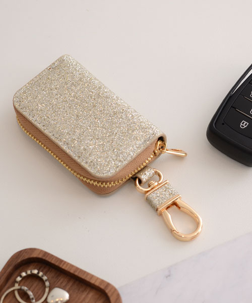 TONE SELECT GOODS（トーンセレクトグッズ）の「【float】シンプル スクエア ラメ キーケース【7色展開】(チェーン付き)（キーケース/キーアクセサリー・レディース・シルバー系1/ピンク系1/ブラウン系1/ブラック系1/ゴールド系1/ブラック系2/ピンク系2・FREE）」の12枚目の写真