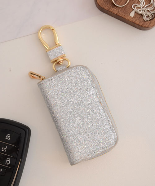 TONE SELECT GOODS（トーンセレクトグッズ）の「【float】シンプル スクエア ラメ キーケース【7色展開】(チェーン付き)（キーケース/キーアクセサリー・レディース・シルバー系1/ピンク系1/ブラウン系1/ブラック系1/ゴールド系1/ブラック系2/ピンク系2・FREE）」の10枚目の写真