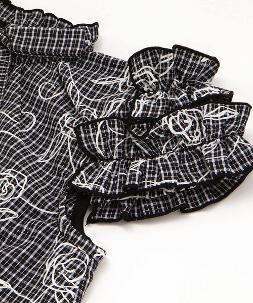 BeBe（ベベ）の「【お揃い】先染めチェックローズプリントフリルブラウス(90~160cm)（シャツ/ブラウス・キッズ・ブラック系その他・120cm/130cm/110cm/140cm/150cm）」の11枚目の写真
