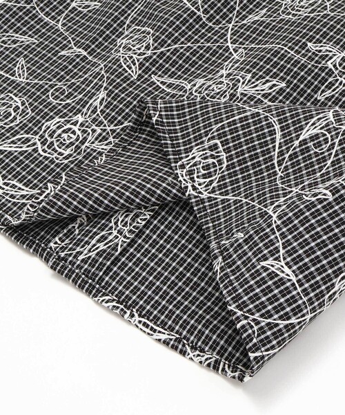 BeBe（ベベ）の「【お揃い】先染めチェックローズプリントフリルブラウス(90~160cm)（シャツ/ブラウス・キッズ・ブラック系その他・120cm/130cm/110cm/140cm/150cm）」の17枚目の写真