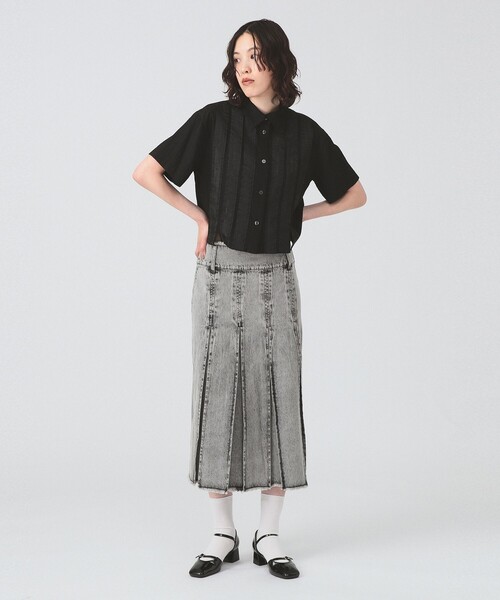Ray BEAMS（レイビームス）の「デニム タック ミディアム スカート（デニムスカート・レディース・グレー/ブルー・0/1）」の8枚目の写真