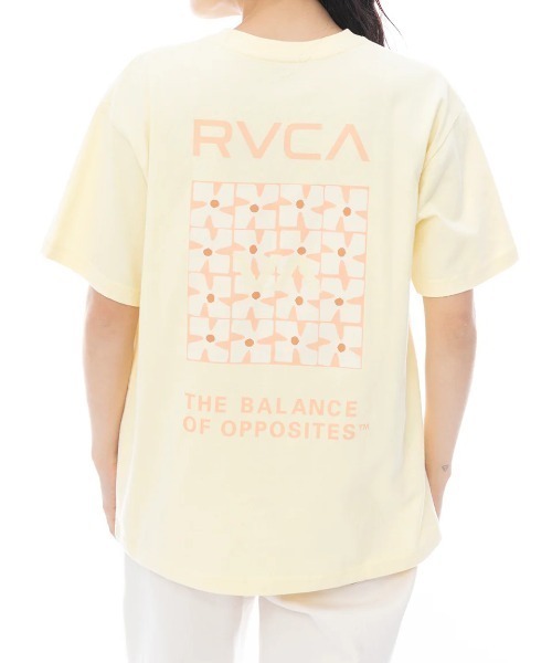 RVCA(ルーカ)の「RVCA レディース DAISY VA BOX LOGO LOOSE FIT SS TEE Tシャツ 【2025年春夏モデル】/ルーカバックプリント半袖Tシャツ(Tシャツ/カットソー・レディース・ブラック/ホワイト/イエロー系その他・MEDIUM/LARGE/SMALL)」の3枚目の写真