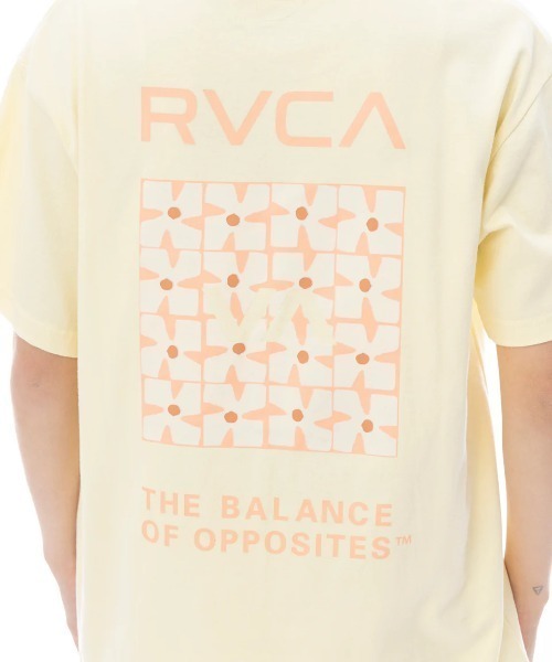 RVCA(ルーカ)の「RVCA レディース DAISY VA BOX LOGO LOOSE FIT SS TEE Tシャツ 【2025年春夏モデル】/ルーカバックプリント半袖Tシャツ(Tシャツ/カットソー・レディース・ブラック/ホワイト/イエロー系その他・MEDIUM/LARGE/SMALL)」の7枚目の写真