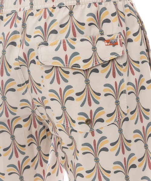 RVCA(ルーカ)の「RVCA メンズ 【LAURYN ALVAREZ】 LA EYE FLORAL ELASTIC 17 ショートパンツ 【2025年春夏モデル】/ルーカサーフトランクス・ボードショーツ・バギーショーツ(水着)(その他パンツ・メンズ・ベージュ系その他・X-LARGE/LARGE/MEDIUM/SMALL)」の5枚目の写真