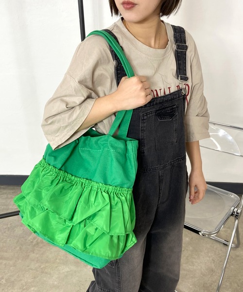 CRB(シーアールビー)の「フリルトートバッグ(トートバッグ・レディース・ブラック/グリーン/オフホワイト・F)」の19枚目の写真