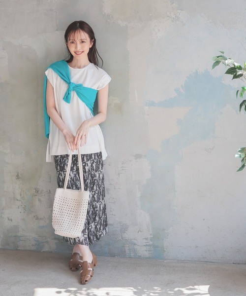 GLACIER lusso（グラシアルッソ）の「【接触冷感】肩タックフレンチ袖Ｔ（Tシャツ/カットソー・レディース・ブルーグリーン/スミクロ/ホワイト/オレンジ・S/M/L）」の7枚目の写真