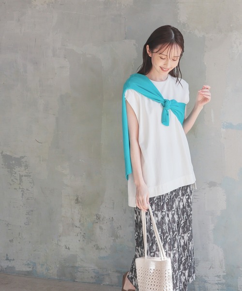 GLACIER lusso（グラシアルッソ）の「【接触冷感】肩タックフレンチ袖Ｔ（Tシャツ/カットソー・レディース・ブルーグリーン/スミクロ/ホワイト/オレンジ・S/M/L）」の9枚目の写真