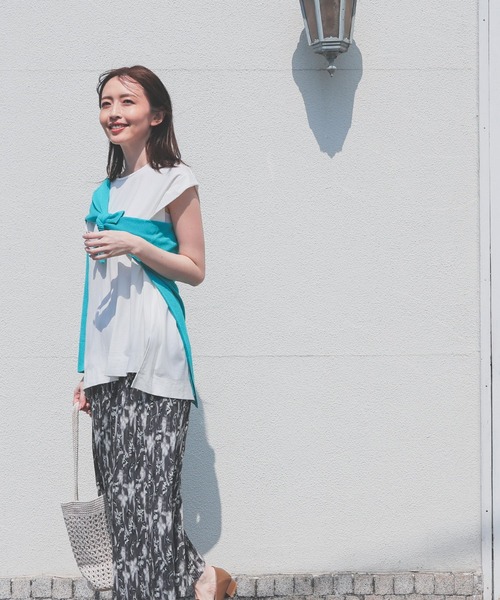 GLACIER lusso（グラシアルッソ）の「【接触冷感】肩タックフレンチ袖Ｔ（Tシャツ/カットソー・レディース・ブルーグリーン/スミクロ/ホワイト/オレンジ・S/M/L）」の11枚目の写真