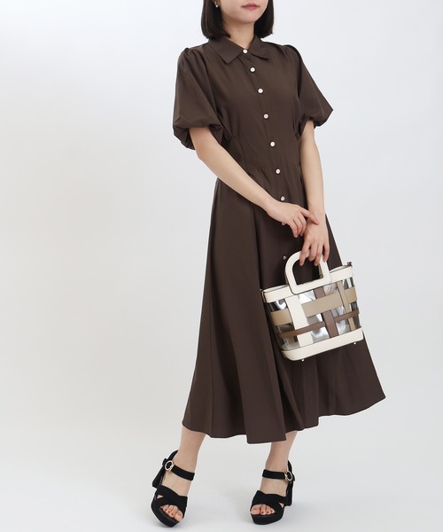 TRUDEA（トルディア）の「バルーンスリーブシャツワンピース（ワンピース・レディース・ネイビー/ホワイト×ブルー/ピンクベージュ/ブラウン・MEDIUM/LARGE）」の2枚目の写真