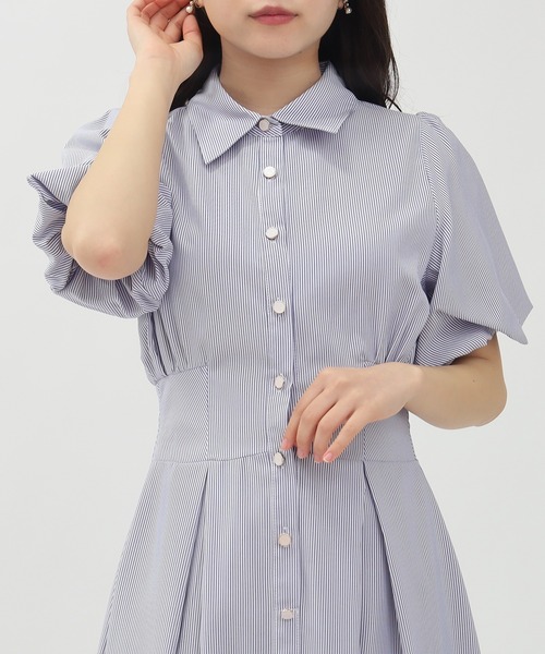 TRUDEA（トルディア）の「バルーンスリーブシャツワンピース（ワンピース・レディース・ネイビー/ホワイト×ブルー/ピンクベージュ/ブラウン・MEDIUM/LARGE）」の9枚目の写真