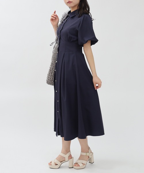 TRUDEA（トルディア）の「バルーンスリーブシャツワンピース（ワンピース・レディース・ネイビー/ホワイト×ブルー/ピンクベージュ/ブラウン・MEDIUM/LARGE）」の15枚目の写真