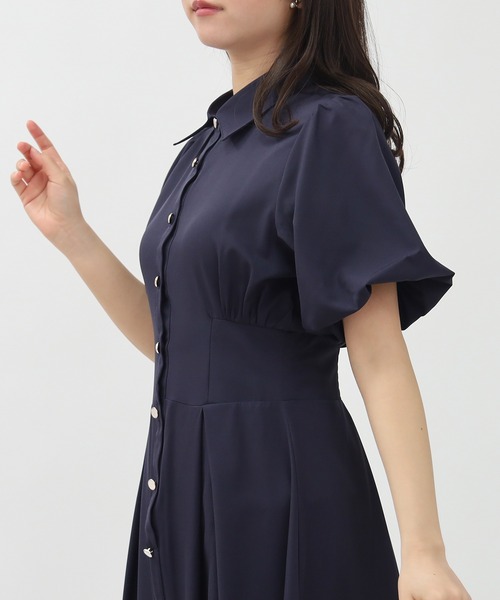 TRUDEA（トルディア）の「バルーンスリーブシャツワンピース（ワンピース・レディース・ネイビー/ホワイト×ブルー/ピンクベージュ/ブラウン・MEDIUM/LARGE）」の19枚目の写真