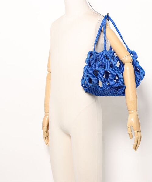 UNBILLION（アンビリオン）の「アフリカンスクエアー AFRICANSQUARE / ナイロンバッグ ジグザグ編み 2本ハンドル（トートバッグ・レディース・ブルー・FREE）」の8枚目の写真