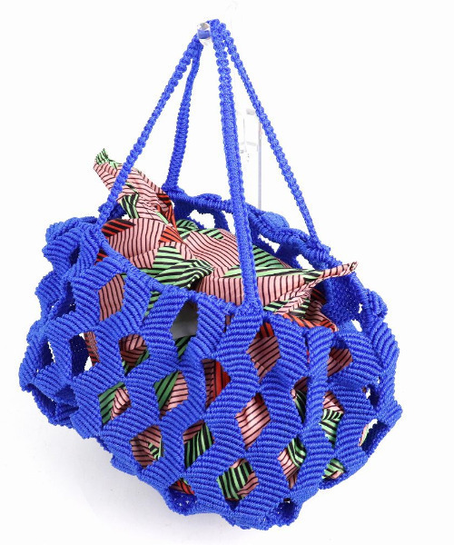 UNBILLION（アンビリオン）の「アフリカンスクエアー AFRICANSQUARE / ナイロンバッグ ジグザグ編み 2本ハンドル（トートバッグ・レディース・ブルー・FREE）」の3枚目の写真