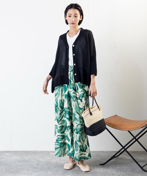 MILLION CARATS(ミリオンカラッツ)の「涼しさも華やかさもひとり占め。ゆるシルエットが叶える、大人のボタニカルエフォートレスパンツ(その他パンツ・レディース・ネイビー/グリーン/ブラック・FREE)」の10枚目の写真