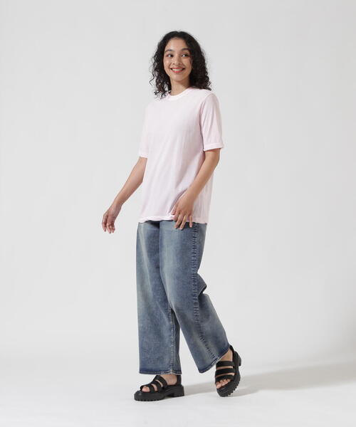 ATON(エイトン)の「ATON (エイトン) FRESCA SINGLE JERSEY/SATNDARD T-SHIRT(Tシャツ/カットソー・レディース・ホワイト/ベージュ/ピンク系その他3/ブルー系その他3/モスグリーン・2)」の21枚目の写真