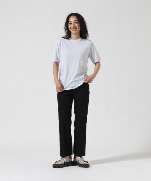 ATON(エイトン)の「ATON (エイトン) FRESCA SINGLE JERSEY/SATNDARD T-SHIRT(Tシャツ/カットソー・レディース・ブルー系その他3/ベージュ/ピンク系その他3/ホワイト/モスグリーン・2)」の21枚目の写真