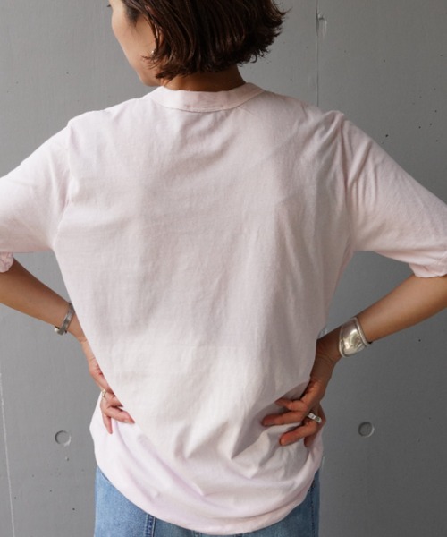 ATON(エイトン)の「ATON (エイトン) FRESCA SINGLE JERSEY/SATNDARD T-SHIRT(Tシャツ/カットソー・レディース・ホワイト/ベージュ/ピンク系その他3/ブルー系その他3/モスグリーン・2)」の9枚目の写真