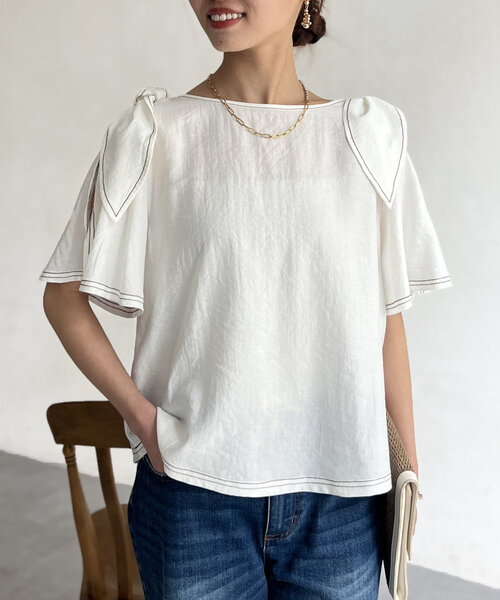 Chez toi(シェトワ)の「肩リボンブラウス(シャツ/ブラウス・レディース・ホワイト/ネイビー/ゴールド・FREE)」の4枚目の写真