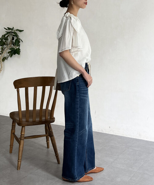 Chez toi(シェトワ)の「肩リボンブラウス(シャツ/ブラウス・レディース・ホワイト/ネイビー/ゴールド・FREE)」の10枚目の写真