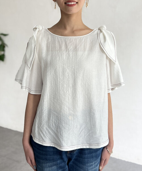 Chez toi(シェトワ)の「肩リボンブラウス(シャツ/ブラウス・レディース・ホワイト/ネイビー/ゴールド・FREE)」の12枚目の写真