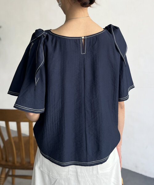 Chez toi(シェトワ)の「肩リボンブラウス(シャツ/ブラウス・レディース・ホワイト/ネイビー/ゴールド・FREE)」の22枚目の写真