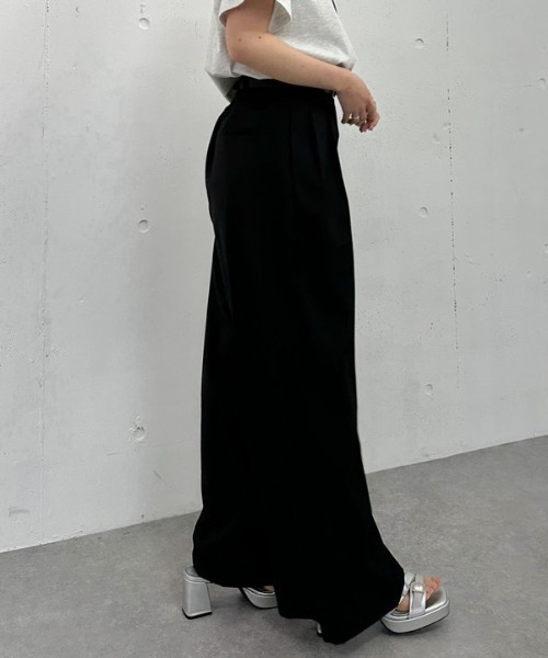 archives(アルシーヴ)の「ベルト付麻調タックワイドスラックス(スラックス・レディース・ベージュ/チャコールグレー/ブラック・MEDIUM)」の22枚目の写真