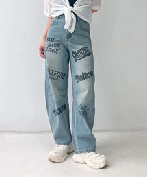 AS KNOW AS plus（アズノゥアズプラス）の「●ちりばめロゴデザイン ゆるりカーブデニムパンツ（デニムパンツ）」