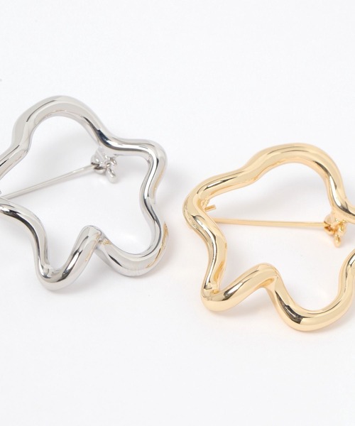 niko and...（ニコアンド）の「メタルフラワーブローチ（ブローチ/コサージュ・レディース・イエロー/グレー・0）」の4枚目の写真