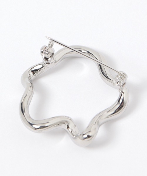 niko and...（ニコアンド）の「メタルフラワーブローチ（ブローチ/コサージュ・レディース・イエロー/グレー・0）」の5枚目の写真