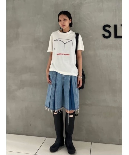 SLY(スライ)の「L/W PLEATS MEDIUM PT ローウエスト プリーツ ミディアム パンツ(デニムパンツ・レディース・ライトブルー/ブルー・0/1)」の4枚目の写真