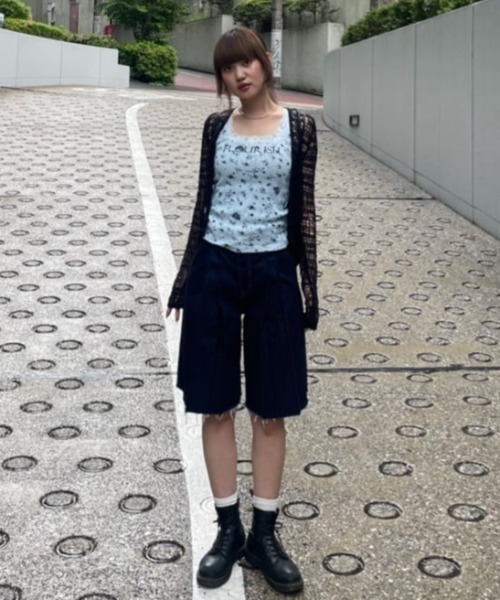 SLY(スライ)の「L/W PLEATS MEDIUM PT ローウエスト プリーツ ミディアム パンツ(デニムパンツ・レディース・ライトブルー/ブルー・0/1)」の6枚目の写真