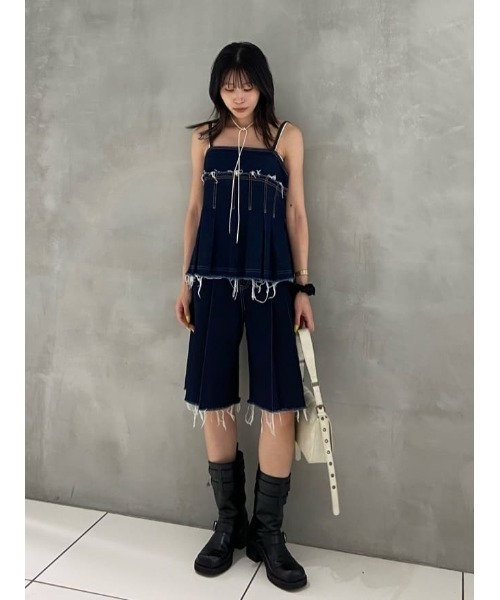 SLY(スライ)の「L/W PLEATS MEDIUM PT ローウエスト プリーツ ミディアム パンツ(デニムパンツ・レディース・ライトブルー/ブルー・0/1)」の11枚目の写真