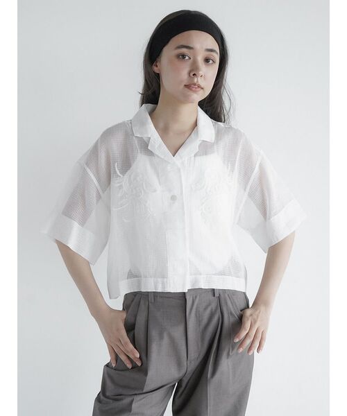 FIKA.(フィーカ)の「Hand embroidery short shirt(シャツ/ブラウス・レディース・ブラック/オフホワイト・MEDIUM)」の3枚目の写真