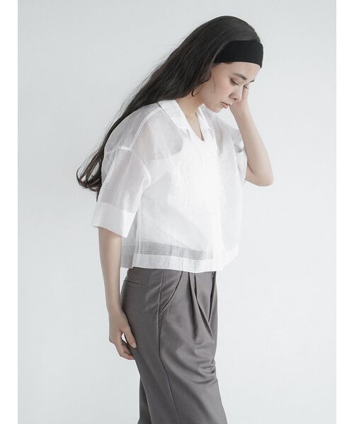 FIKA.(フィーカ)の「Hand embroidery short shirt(シャツ/ブラウス・レディース・ブラック/オフホワイト・MEDIUM)」の6枚目の写真