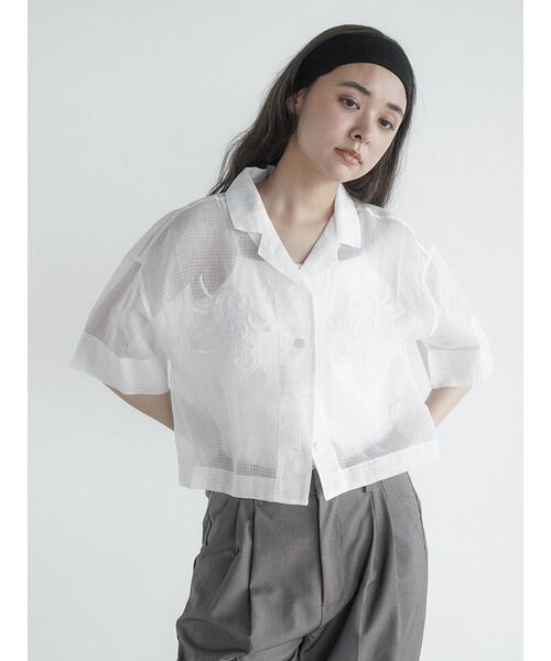 FIKA.(フィーカ)の「Hand embroidery short shirt(シャツ/ブラウス・レディース・ブラック/オフホワイト・MEDIUM)」の8枚目の写真