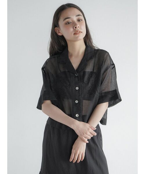 FIKA.(フィーカ)の「Hand embroidery short shirt(シャツ/ブラウス・レディース・ブラック/オフホワイト・MEDIUM)」の13枚目の写真